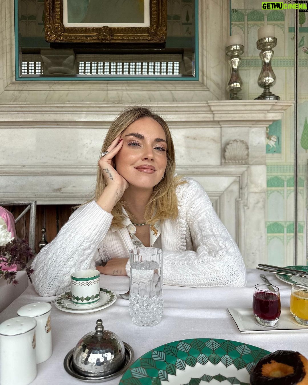 Chiara Ferragni Instagram - India day 7: Jaipur and the Amber Fort 💖 Jaipur, Rajasthan
