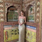 Chiara Ferragni Instagram - Tonight in Jaipur in @ralphlauren dress and @sanjay_kasliwal jewels from @thegempalace to celebrate @princessdiyakumarifoundation 🙏🏻 City Palace, Jaipur