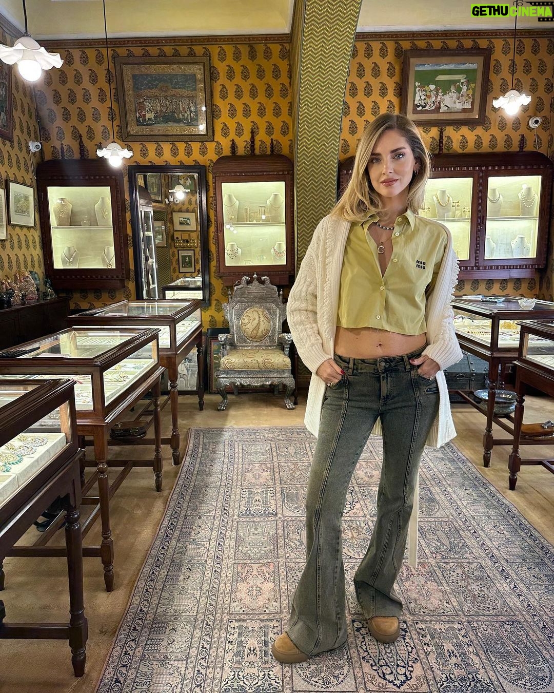 Chiara Ferragni Instagram - India day 6: Jaipur, @thegempalace, the wind palace and city palace 🙏🏻 Jaipur, Rajasthan