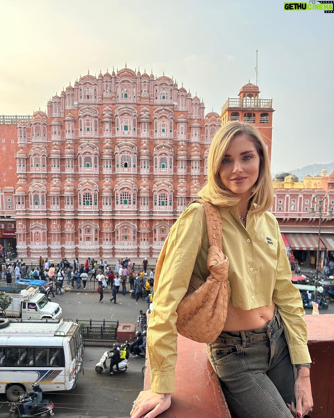 Chiara Ferragni Instagram - India day 6: Jaipur, @thegempalace, the wind palace and city palace 🙏🏻 Jaipur, Rajasthan