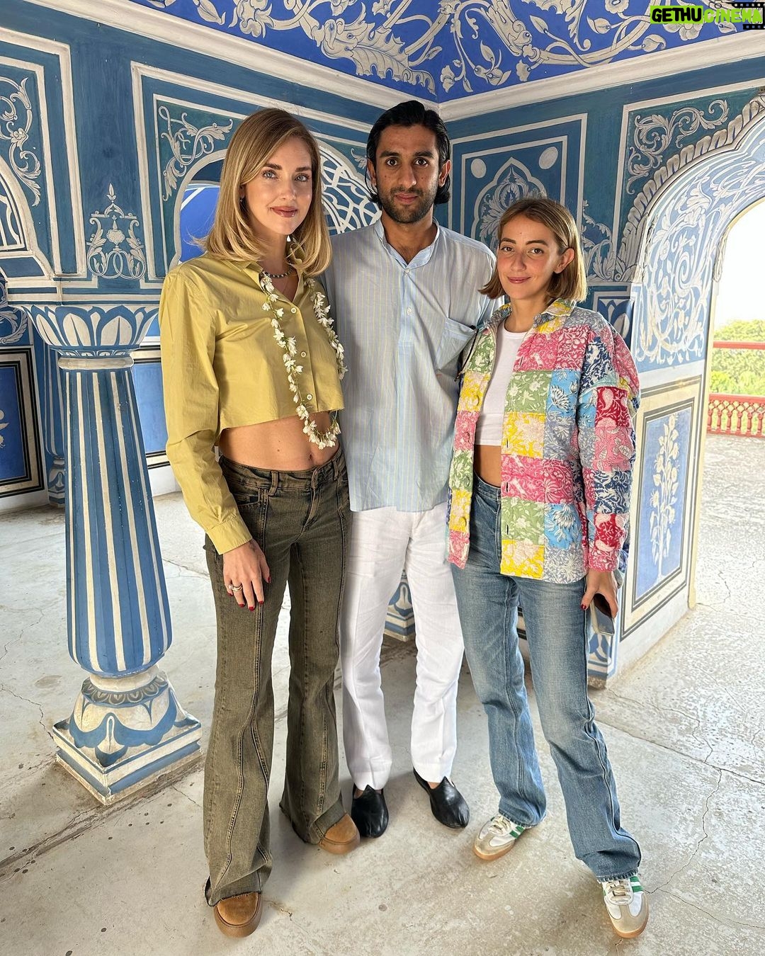 Chiara Ferragni Instagram - India day 6: Jaipur, @thegempalace, the wind palace and city palace 🙏🏻 Jaipur, Rajasthan