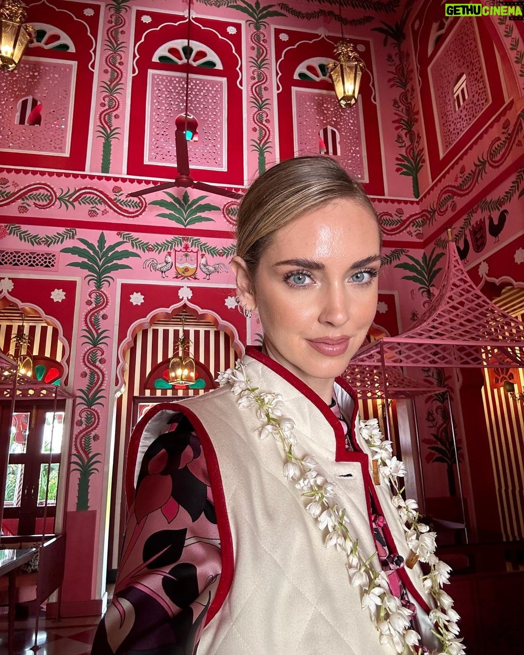 Chiara Ferragni Instagram - India day 5: Jaipur 😊 This was Villa Palladio 🙏🏻 Jaipur, Rajasthan
