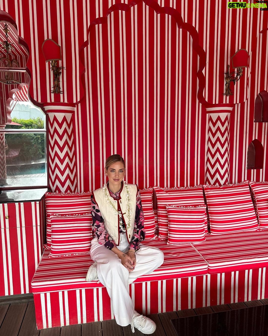 Chiara Ferragni Instagram - India day 5: Jaipur 😊 This was Villa Palladio 🙏🏻 Jaipur, Rajasthan