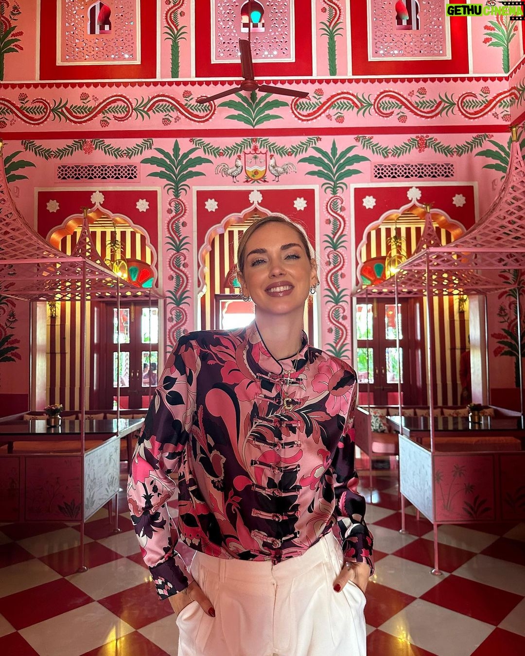 Chiara Ferragni Instagram - India day 5: Jaipur 😊 This was Villa Palladio 🙏🏻 Jaipur, Rajasthan