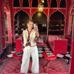 Chiara Ferragni Instagram - India day 5: Jaipur 😊 This was Villa Palladio 🙏🏻 Jaipur, Rajasthan