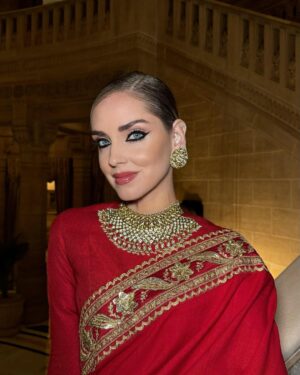 Chiara Ferragni Instagram - Wearing a Sari and jewels made by @sabyasachiofficial ❤️✨
For this special night in Jodhpur I wanted to celebrate India’s amazing culture and history. Wearing the sari was such a special experience. Sabyasachi sent two wonderful women who helped me get dressed while they explained the rich history and craft behind this incredible garment 🙏 I'm so proud to wear it 💪 #SuppliedBy #Sabyasachi