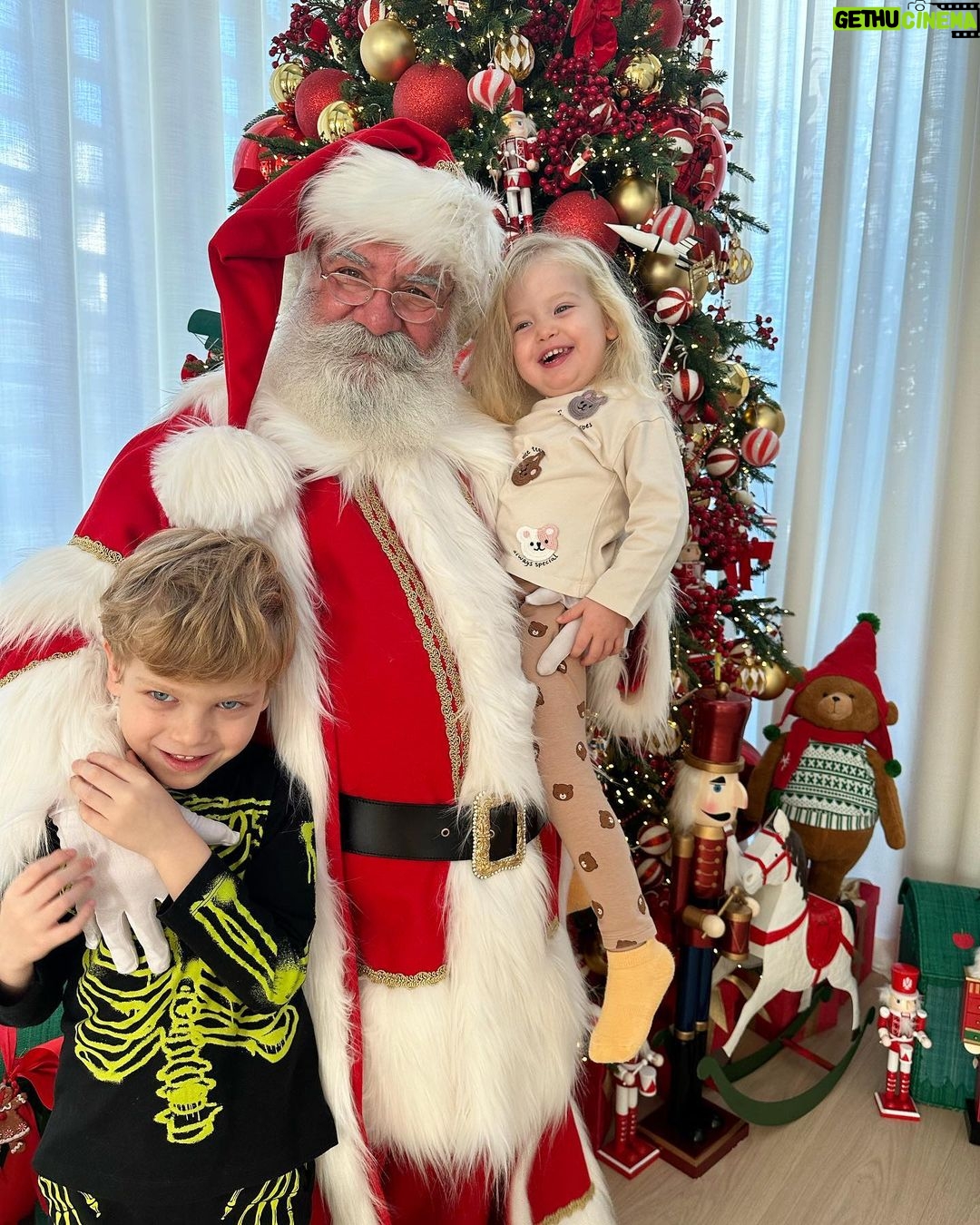 Chiara Ferragni Instagram - Santa came to surprise the kids 🎅🏻 Milan, Italy