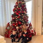 Chiara Ferragni Instagram - Not moved in yet but we already have our dream Christmas tree in the new house 😍 Thank you my friend @vincenzodascanio for always creating and supplying us with your magic ideas🎄 Milan, Italy