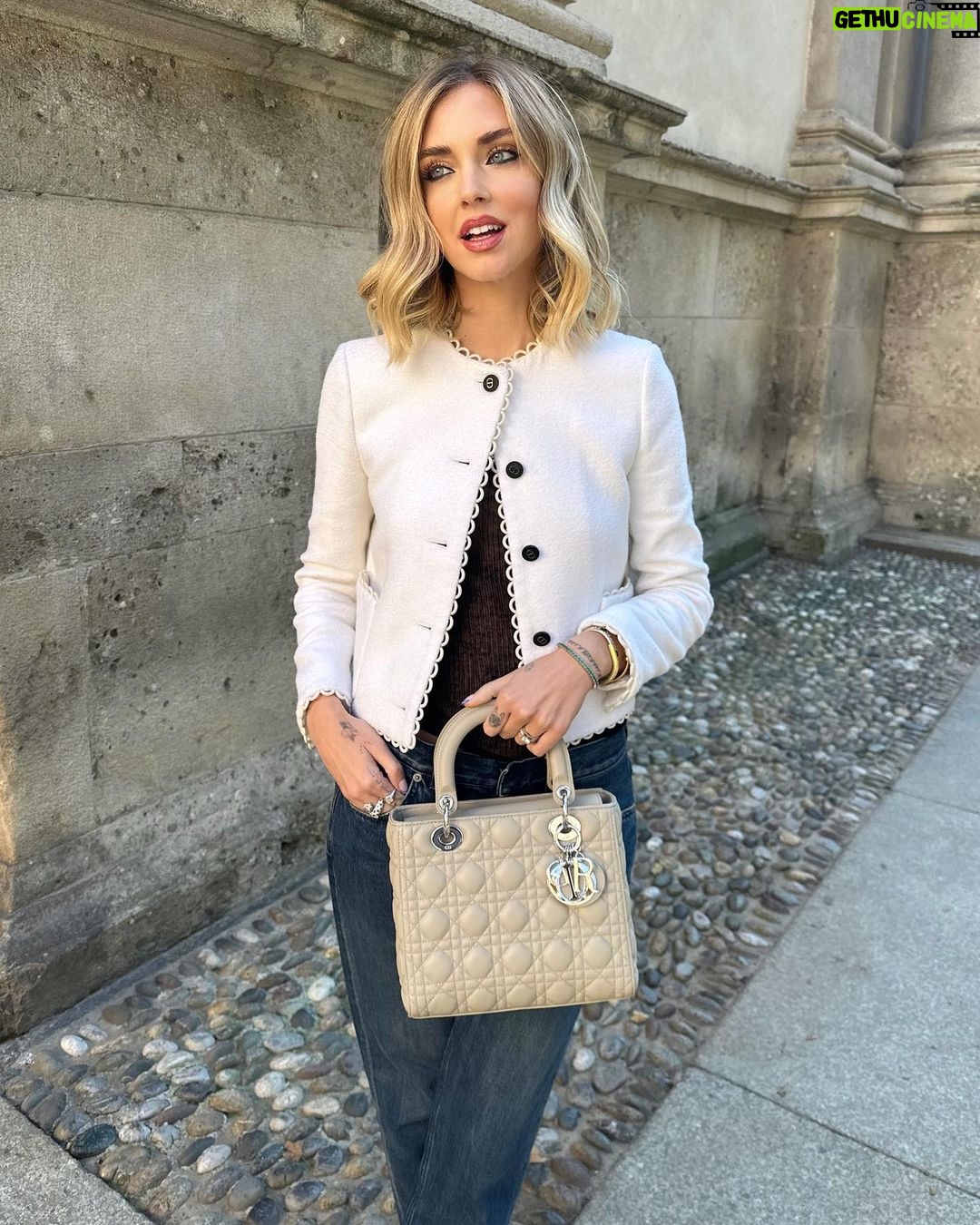 Chiara Ferragni Instagram - Today in this @dior casual but classy look 😍 To top it off I'm wearing the #LadyDior bag that is such a timeless piece and a staple accessory for the maison 💘 #adv #dior Milan, Italy