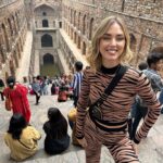 Chiara Ferragni Instagram - India day 1: in Delhi visiting Qutub Minar and Gurudwara Bangla Sahib (Sikh temple) 🙏🏻 Delhi, India