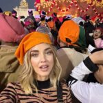 Chiara Ferragni Instagram - India day 1: in Delhi visiting Qutub Minar and Gurudwara Bangla Sahib (Sikh temple) 🙏🏻 Delhi, India