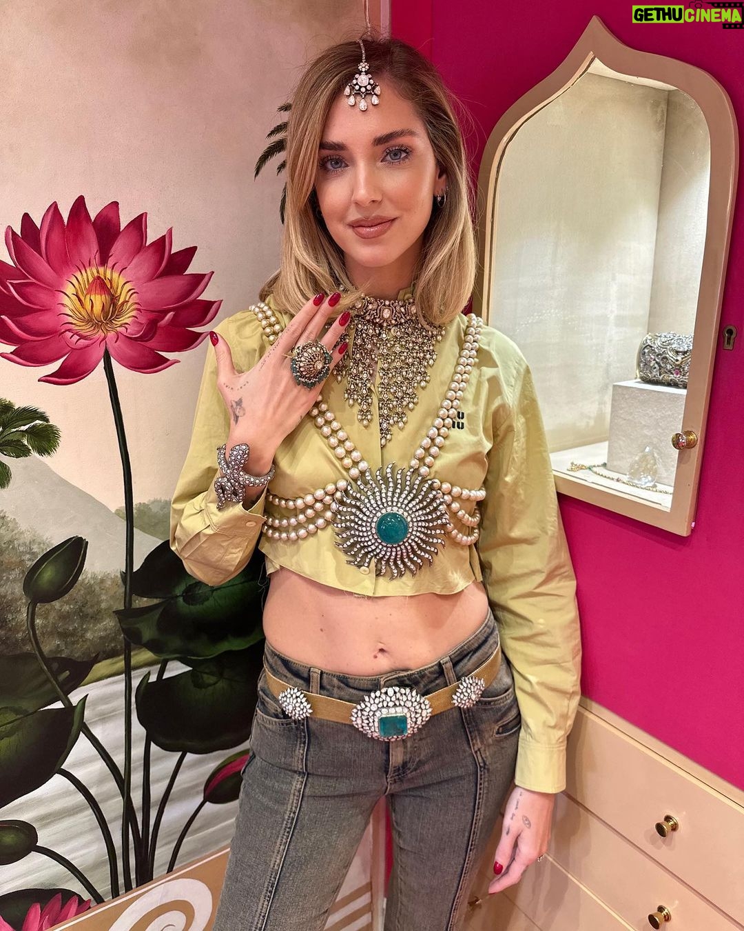 Chiara Ferragni Instagram - India day 6: Jaipur, @thegempalace, the wind palace and city palace 🙏🏻 Jaipur, Rajasthan
