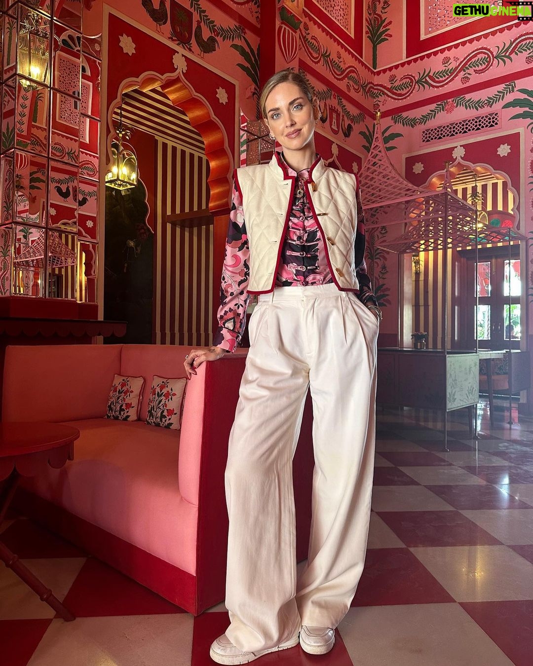 Chiara Ferragni Instagram - India day 5: Jaipur 😊 This was Villa Palladio 🙏🏻 Jaipur, Rajasthan