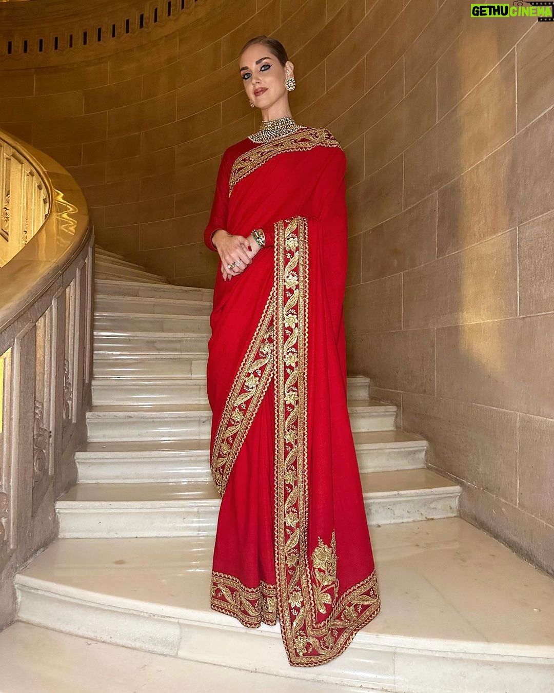 Chiara Ferragni - 1 Million Likes - Wearing a Sari and jewels made by @sabyasachiofficial ❤️✨
For this special night in Jodhpur I wanted to celebrate India’s amazing culture and history. Wearing the sari was such a special experience. Sabyasachi sent two wonderful women who helped me get dressed while they explained the rich history and craft behind this incredible garment 🙏 I'm so proud to wear it 💪 #SuppliedBy #Sabyasachi