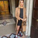 Chiara Ferragni Instagram - Last week in @louisvuitton ✨ For this look I wore pieces from their Women's Cruise 2024 collection mixing timeless and modern details ❤️ #adv #LouisVuitton Milan, Italy