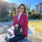 Chiara Ferragni Instagram - This @dior look feels so timeless ❤️This classic black #LadyDior goes perfectly with the Dior Bar Jacket 🥰 #adv #dior Milan, Italy