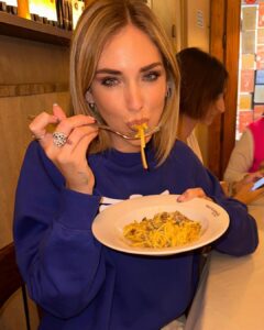 Chiara Ferragni Instagram - Today is @chiaraferragnibrand big event day in Roma for the official opening of the store 🥹🥹🥹 Rome, Italy