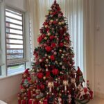 Chiara Ferragni Instagram - Not moved in yet but we already have our dream Christmas tree in the new house 😍 Thank you my friend @vincenzodascanio for always creating and supplying us with your magic ideas🎄 Milan, Italy