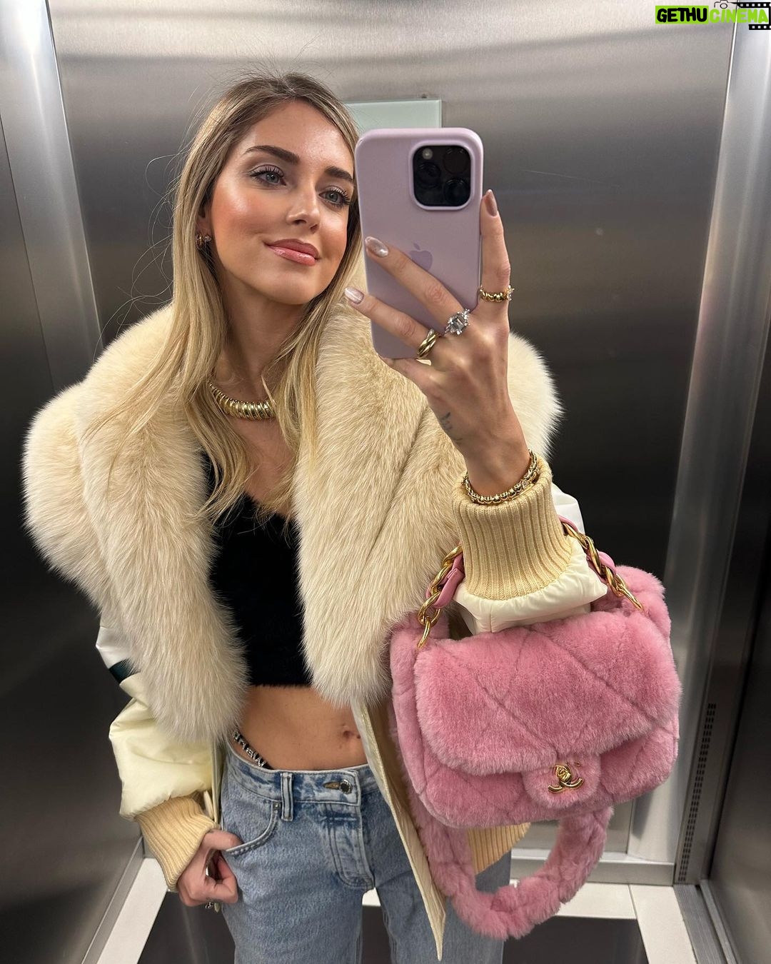 Chiara Ferragni Instagram - Cozy season has started 🥹 Some of my favorite looks of the past season ❄️