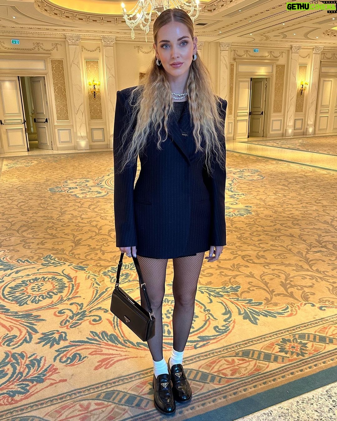 Chiara Ferragni Instagram - Cozy season has started 🥹 Some of my favorite looks of the past season ❄️