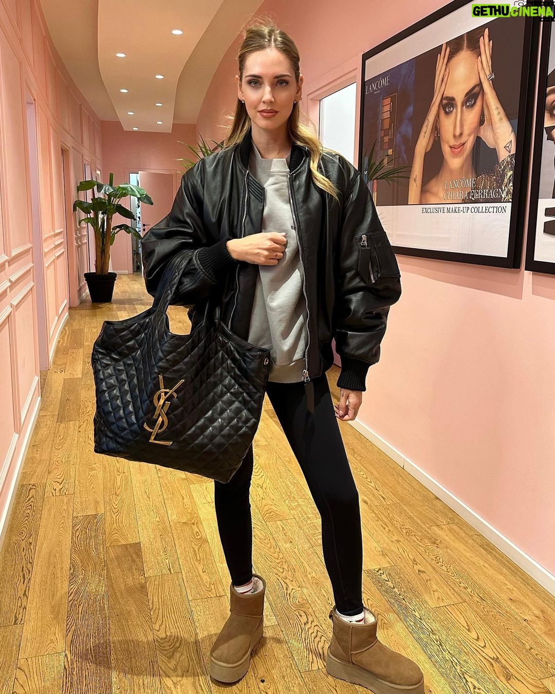 Chiara Ferragni Instagram - Cozy season has started 🥹 Some of my favorite looks of the past season ❄️