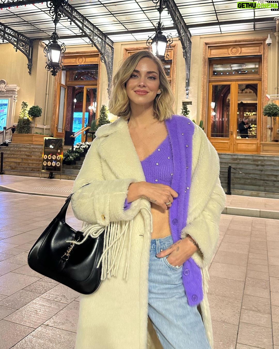 Chiara Ferragni Instagram - Cozy season has started 🥹 Some of my favorite looks of the past season ❄️