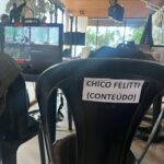 Chico Felitti Instagram - Estreia hoje o programa de TV que eu criei! 50 & Tanto é uma série de cinco episódios em que Angélica mostra sua carreira, que tem quase a mesma duração da sua vida, com uma sinceridade que a gente nunca viu. Ela recebe na sua própria casa convidadas como Ivete, Susana Vieira, Paula Lavigne, Preta Gil, Sandy & Maisa para falar de medo da morte, machismo, assédio, alegria, sobre ser uma criança famosa & outros tantos temas. Aos 50 anos, ela vai contar histórias que nunca tinham vindo a público, como de quando colocava uma peruca para ir para a boate, festava a noite inteira incógnita & ia gravar virada de Fada Bela. & ouve das suas convidadas segredos que elas mesmas nunca tinham contado. Foi uma experiência surreal de boa trabalhar com essa artista que se confunde com a cultura pop do Brasil nos últimos 50 anos. Os episódios já estão todos no Globoplay, o Fantástico vai exibir um resumo de cada um nos próximos 5 domingos & o GNT vai passar um episódio por semana, às 22h15 de quinta-feira, começando agora no dia 30. Espero que seja tão bom de ver quanto foi de fazer ❤️