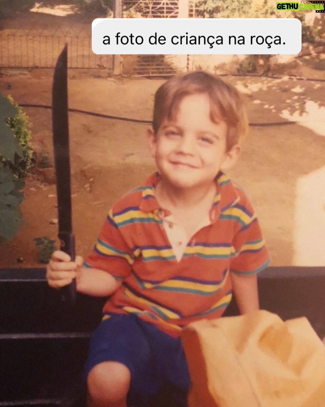 Chico Felitti - 40.8K Likes - AH, A INFÂNCIA! As melhores fotos de criança competiram ontem nos stories. Essas são as dez que o público tatuou no coração, mas dá pra ver as 40 fotos no story destacado EC INFÂNCIA