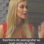 Chico Felitti Instagram - POCAST NO AR! A Coach é uma investigação que conta como uma brasileira chamada Katiuscia Torres foi de uma família pobre no Pará ao posto de influenciadora com milhões de seguidores. Essa jornada, de dez anos, teve escalas em concurso de miss, em fotos com um dos maiores atores do mundo, cerimônias de ayahusca em Hollywood, pontas na série de filmes mais veloz & furiosa da telona e na construção de uma vida perfeita na internet. Mas só na internet. Faz dez meses que Kat está em prisão provisória em Bangu, esperando pelo julgamento da acusação de ter traficado uma seguidora. A Coach é um podcast narrativo da Wondery & está disponível em todas as plataformas de áudio. Na Amazon Music, a série já estreou com quatro episódios no ar. Aproveita, é de graça & não precisa assinar