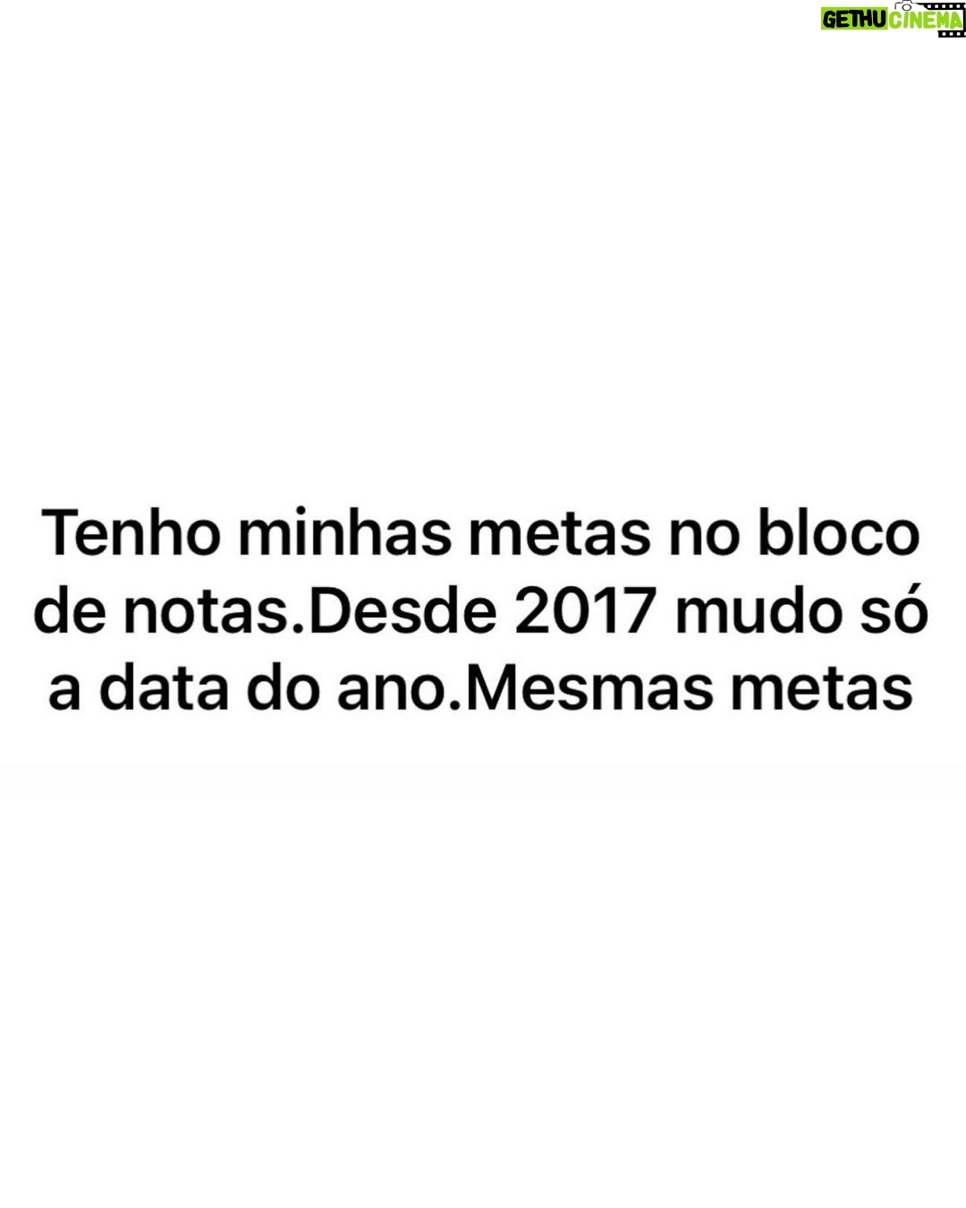 Chico Felitti Instagram - VIDA NOVA! As histórias mais surreais de resolução de ano novo competiram ontem. Aqui vão as dez mais votadas, mas tem 20 no story destacado EC Ano Novo. Um feliz ano por aí 🎈❤️ NOVO ANO VIDA NOVA