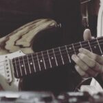 Chinozo Instagram - simple lick #guitar #lick #tapping