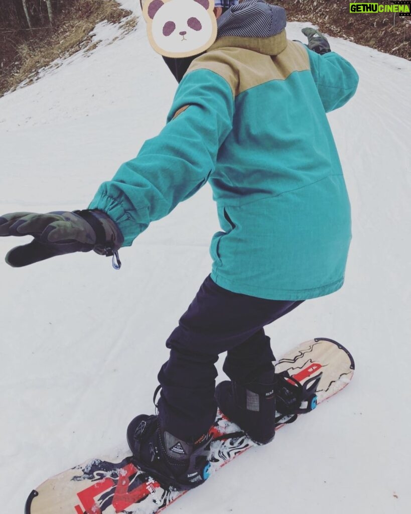 Chinozo Instagram - skied