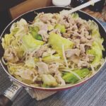 Chinozo Instagram - 野菜炒め初めて作った(作りすぎた)
