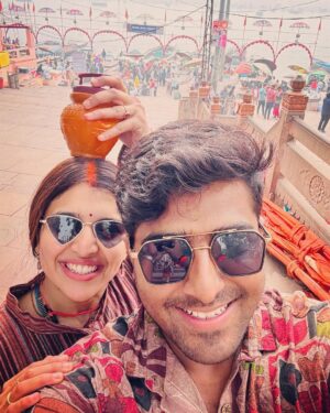 Chitra Shukla Instagram - First Ganga snan as a couple after marriage☺️#harhargange🙏 At the Legendary Dashashwamedh Ghat, Holy Ganges 😊✨ #banaras #gangaghat #kashivishwanath #mandir
 
#chitrashuklaupadhyay #vaibhavupadhayay #chitrashukla #vc #vaibhavchitra #chitrabhav