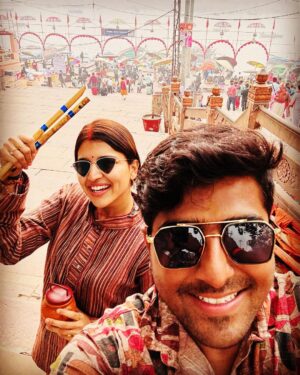 Chitra Shukla Instagram - First Ganga snan as a couple after marriage☺️#harhargange🙏 At the Legendary Dashashwamedh Ghat, Holy Ganges 😊✨ #banaras #gangaghat #kashivishwanath #mandir
 
#chitrashuklaupadhyay #vaibhavupadhayay #chitrashukla #vc #vaibhavchitra #chitrabhav