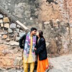 Chitra Shukla Instagram - ♥️✨💫 #chitrashukla #vaibhavupadhyay #chitrashuklaupadhyay #reelsinstagram Jhansi Fort