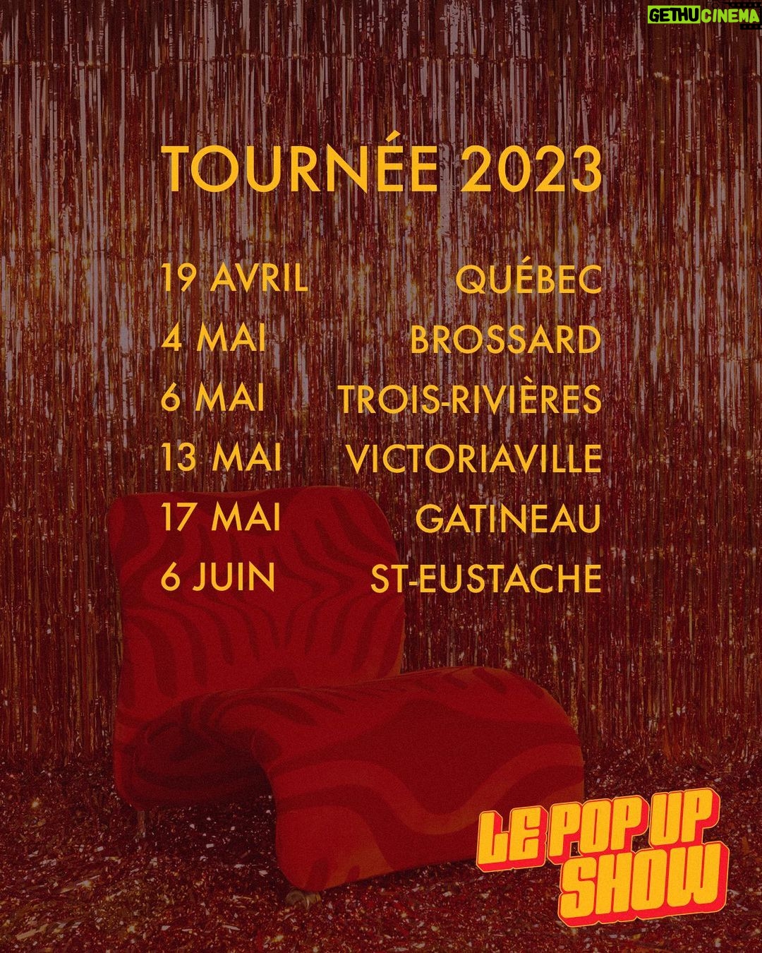Chloée Deblois Instagram - 🎉NOUVELLES DATES DU POP UP SHOW!!!🎉 Ma soirée d’humour repart en mini tournée de salles!🤙🏻🤙🏻🤙🏻WHOUHOUUUUU!!! 4 humoristes surprise par show+ moi qui anime! C’EST UN PETIT PARTY FUNNEY, VENEZ!!!! Les billets sont en vente dans ma bio! Suivez @lepopupshow pour ne rien manquer!!!!🎉🎉🎉🎉 Photo: @p.richelet Graphisme: @leroibill Somptueux fauteuil désigné par @espaces_vides