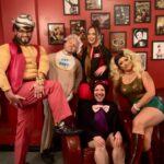 Chloée Deblois Instagram - 🤡L’Halloween au podcast Tout le monde s’haït, on a pissé de rire dans nos bas de nylon! EN LIGNE CETTE SEMAINE! ♥️🤡♥️🤡♥️🤡♥️ Cabaret Lion d'Or