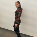 Chloée Deblois Instagram - Pour @onvaseledire Styliste @melaniebrisson_styliste Robe @nadyatoto Cheveux @andrew.gilbertt Maquillage @ameliee.thomas