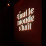 Chloée Deblois Instagram - 🤡L’Halloween au podcast Tout le monde s’haït, on a pissé de rire dans nos bas de nylon! EN LIGNE CETTE SEMAINE! ♥️🤡♥️🤡♥️🤡♥️ Cabaret Lion d'Or