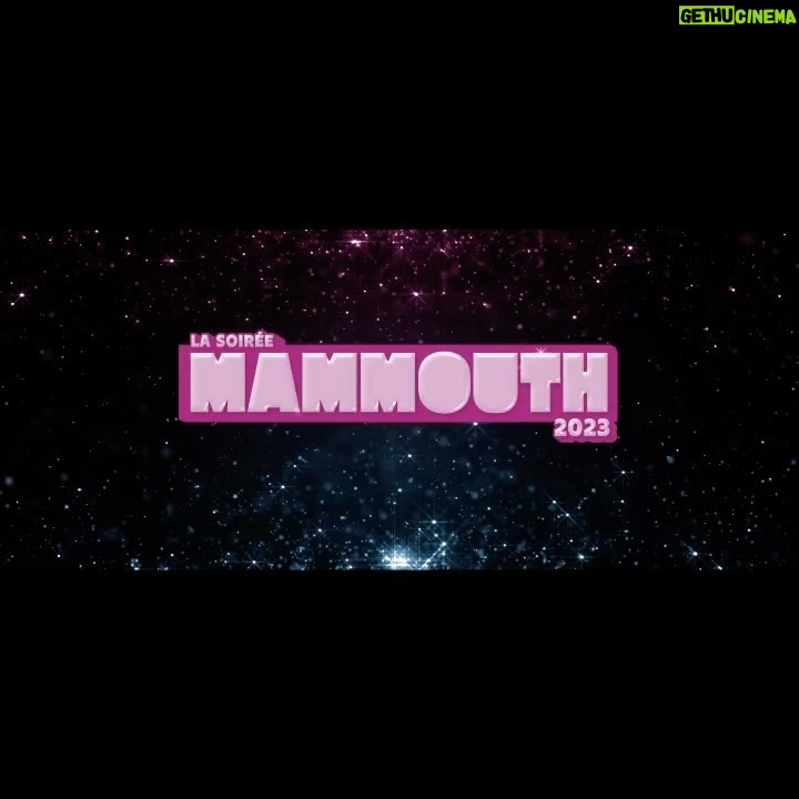 Chloée Deblois Instagram - 💘 @mammouth.tqc , le 8 décembre @telequebec !!!! La bande-annonce complète sur le compte de @mammouth.tqc !💘💘💘 📸 @bertexertier Costume @olgastudlik Maquillage @katleenvenne Cheveux/ Perruque: @alexandretantale @vincent.dufault