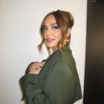Chloée Deblois Instagram – Les @prixgemeaux 2023 ♥️♥️♥️♥️

Styliste @melaniebrisson_styliste 
Suit vintage revalorisé par @anomalcouture 
Mise en beauté @alpersisters 
Et beaucoup de pliziiiiir 🤗