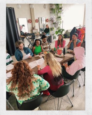 Chloée Deblois Instagram - 🎉🎉🎉🎉De retour à l’animation de @mammouth.tqc avec la plus belle gang qui se désorganise en chantant aux 2 secondes!!!🥹♥️
