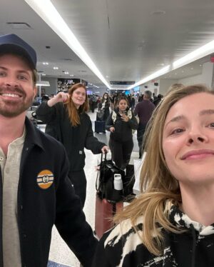 Chloë Grace Moretz Instagram - 2022, thank you❤️ you’ve taught me so many things, and most importantly, thank you to the incredible people in my life. I love you all very much and without you, this year would’ve been a whole lot different❤️ I can’t wait to see what ‘23 holds - and 10 slides is no where near enough