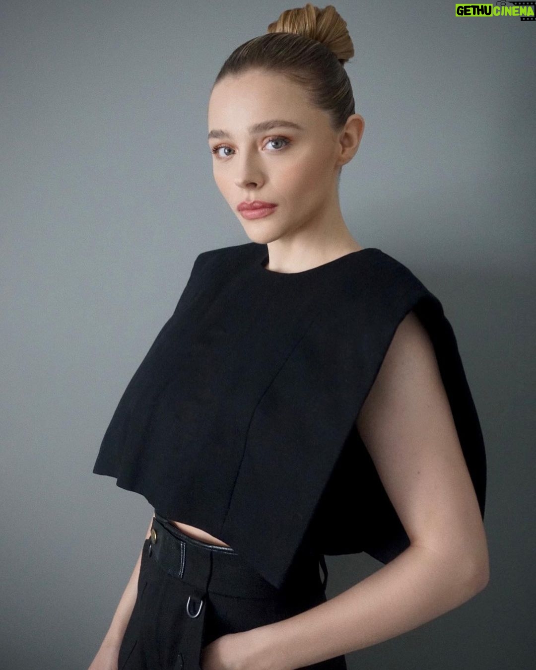 Chloë Grace Moretz Instagram - São Paolo. CCXP. You were - incredible thank you so much to the truly wonderful fans. This was my first time but definitely not my last :) next post is gonna be all the bts :) haha