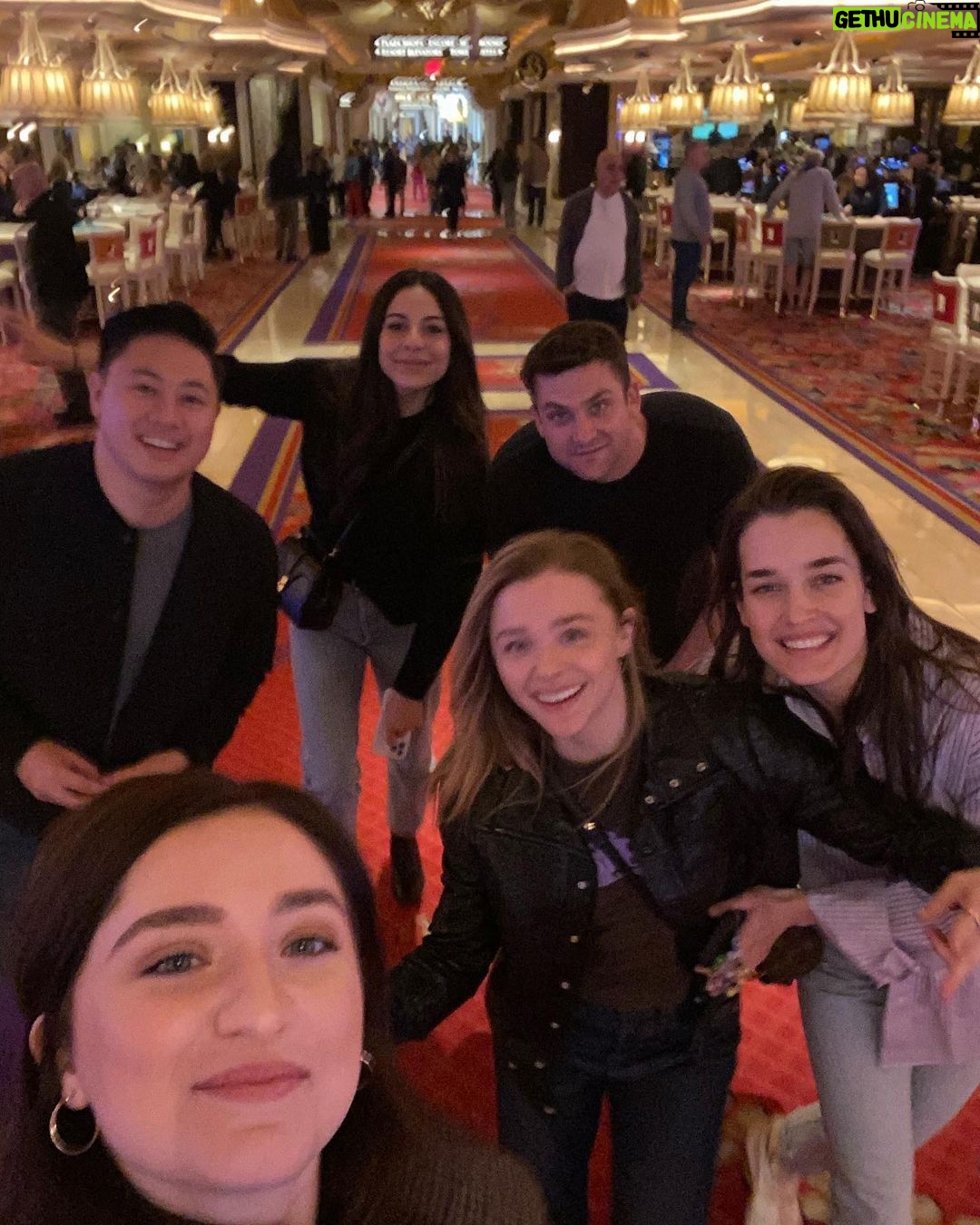 Chloë Grace Moretz Instagram - Thank you @wynnlasvegas for making our TSwift dreams come true ✨ @casaplaya.wynn @delilahlv always the best time in Vegas ❤️❤️❤️