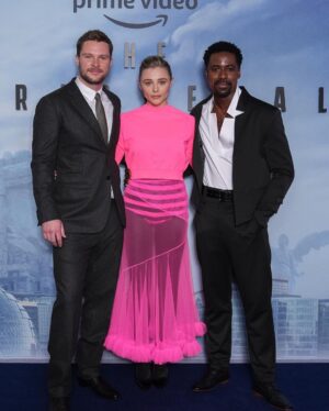 Chloë Grace Moretz Instagram - Oh London, how much I missed you 🤍 @theperipheralpv London premiere and press tour :) swipe to the end to see a jet lagged lady