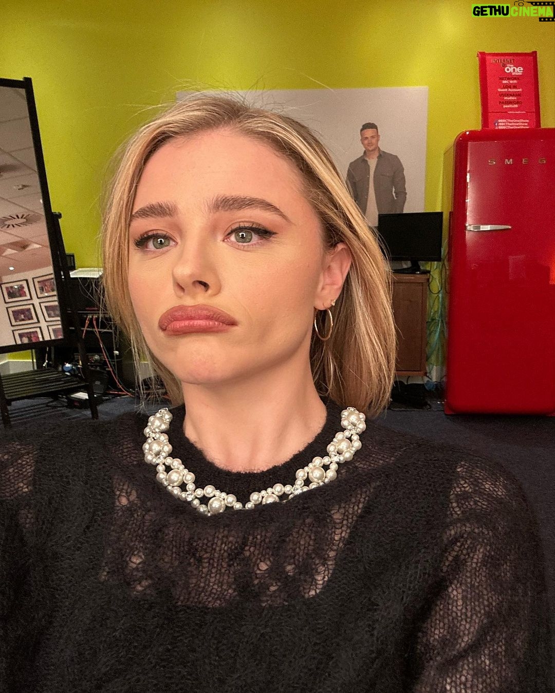 Chloë Grace Moretz - 477.1K Likes - Oh London, how much I missed you 🤍 @theperipheralpv London premiere and press tour :) swipe to the end to see a jet lagged lady