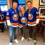 Chloë Grace Moretz Instagram - When in New York … ALWAYS make it to an @ny_islanders game. Thank you to the islanders for helping me show these guys my favorite sport with my favorite team :) LGI!!!! Only 2 days till #ThePeripheral is on Prime video :) October 21!!!! UBS Arena
