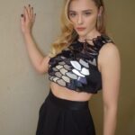 Chloë Grace Moretz Instagram - Whatta beautiful night ✨ The world premiere for @theperipheralpv … I know I’ve said it before but I can not WAIT for you guys to see this show. It’s something special :) out October 21st on Prime Video.. only 5 days to go!!!!!